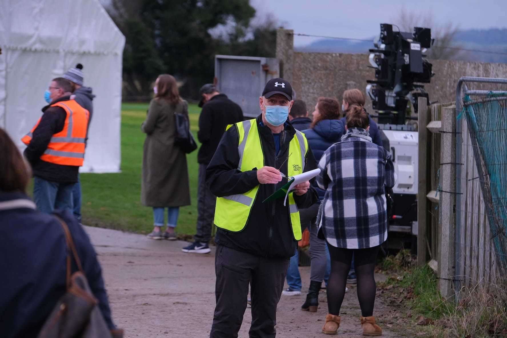 Queues and volunteers at Hungerford booster centre (53713326)