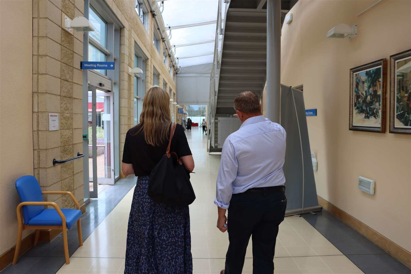 Newbury MP Laura Farris visits West Berkshire Community Hospital