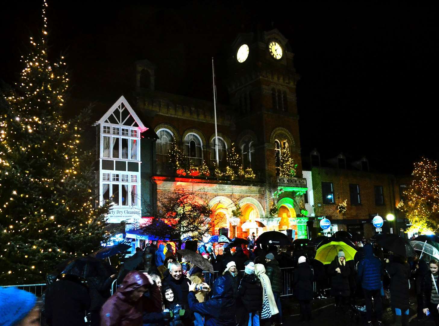 Hungerford Christmas light switch on