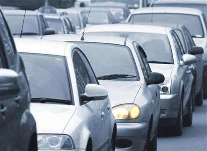 Car crash between West Ilsley and Beedon closes lane on A34 near Newbury
