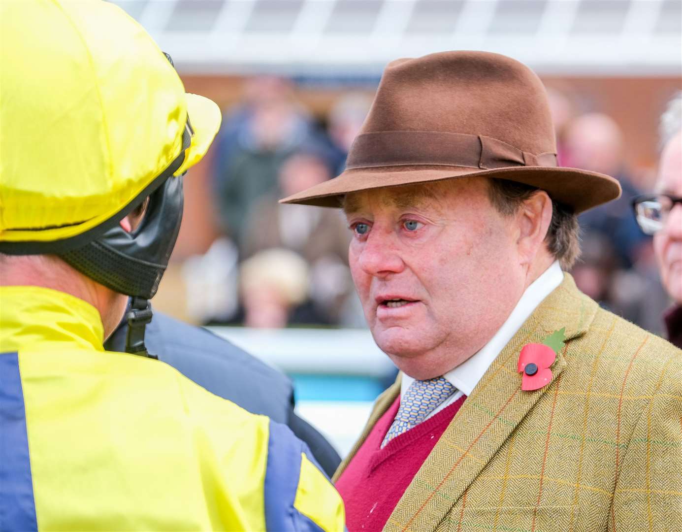 Nicky Henderson chats with jockey Nico de Boinville