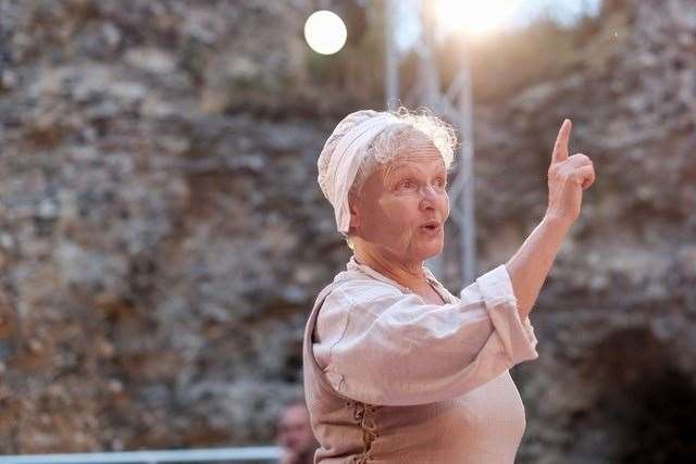 Joanne Howarth as Alice, Hugh Faringdon's mother, Pieter Lawman Photography