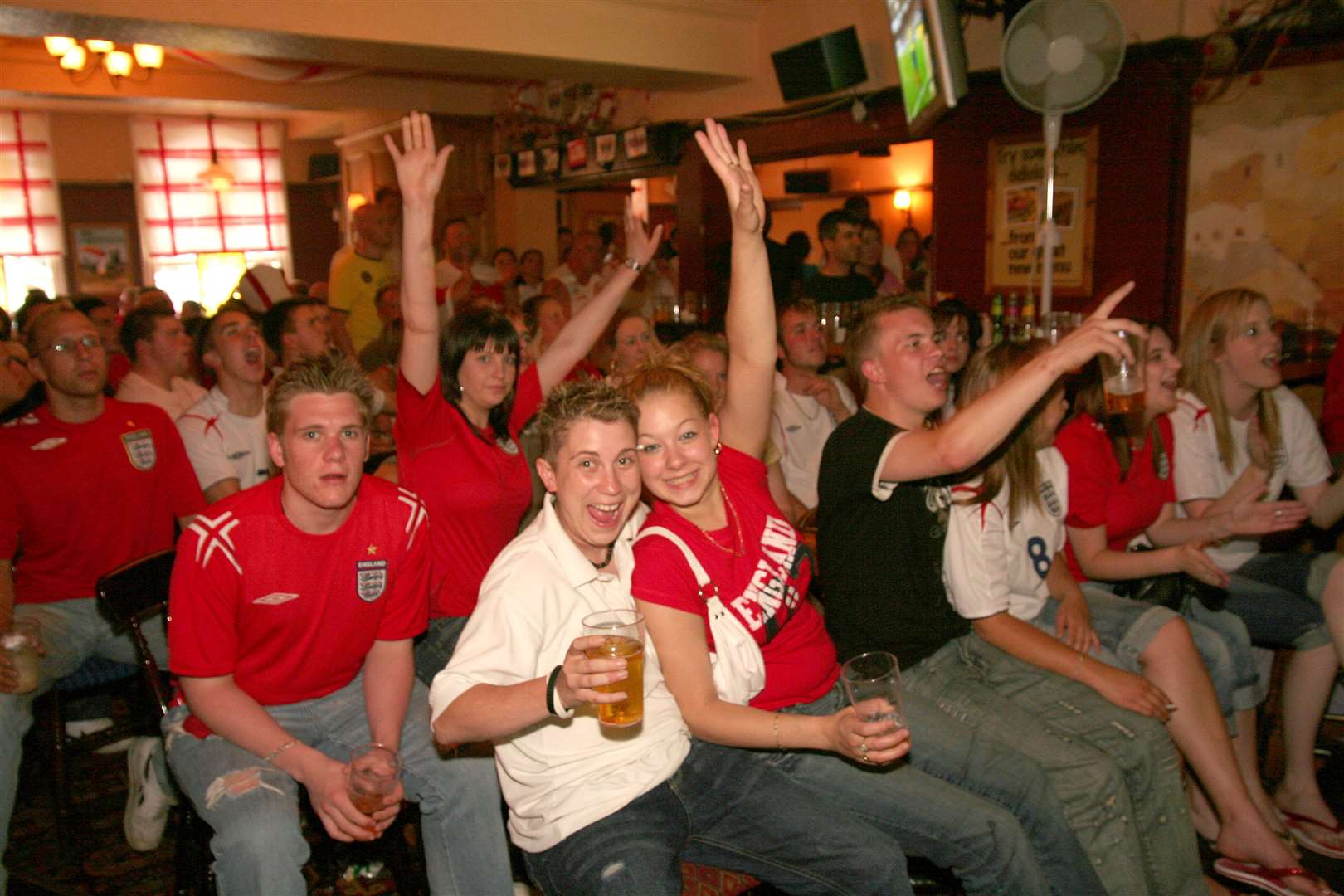 Win for England at the Berkshire Tavern in the World Cup 2006