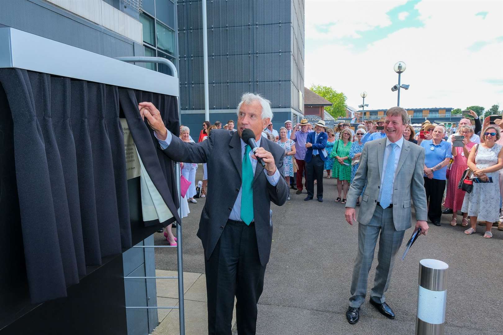 James Puxley, Lord Lieutenant of Berkshire unveils plaque at Newbury Racecourse