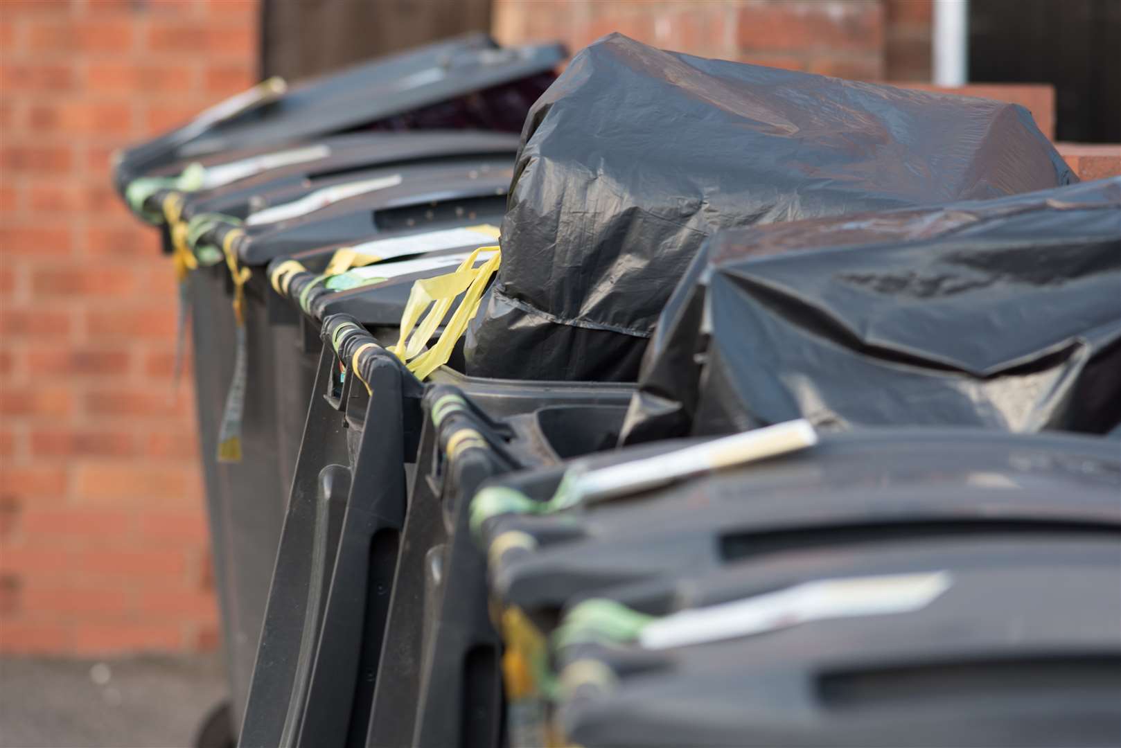 Could bins be collected every three weeks in West Berkshire?