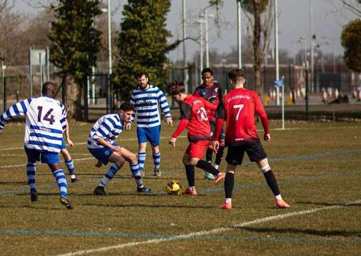 AFC Aldermaston face The Crickets AFC in Newbury Sunday League - Photo: Olly Mills (omills.photography)