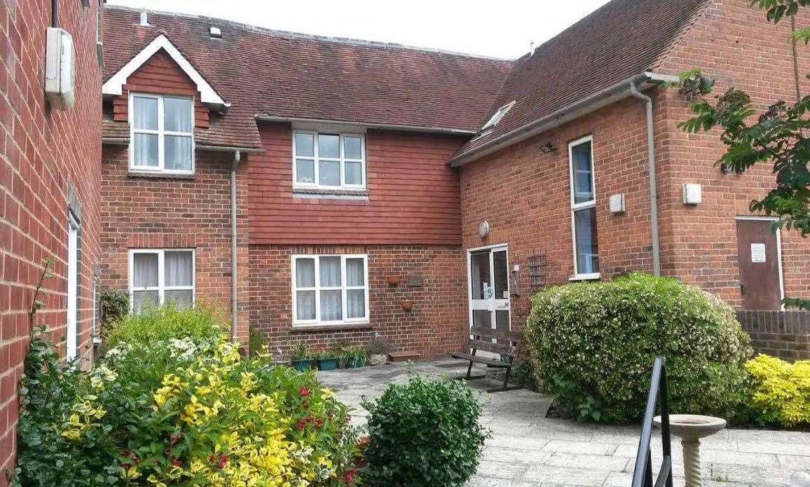 An enclosed rear courtyard garden available for residents to use in Chapel Street, Thatcham