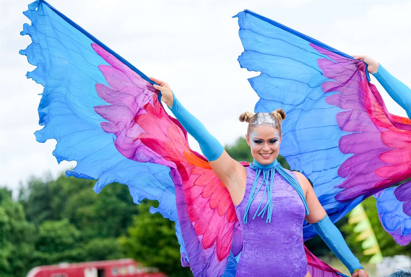 Entertainers wandered through the crowds throughout the day
