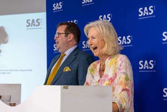 Bunny at the SAS rostrum with Thomas Forrester