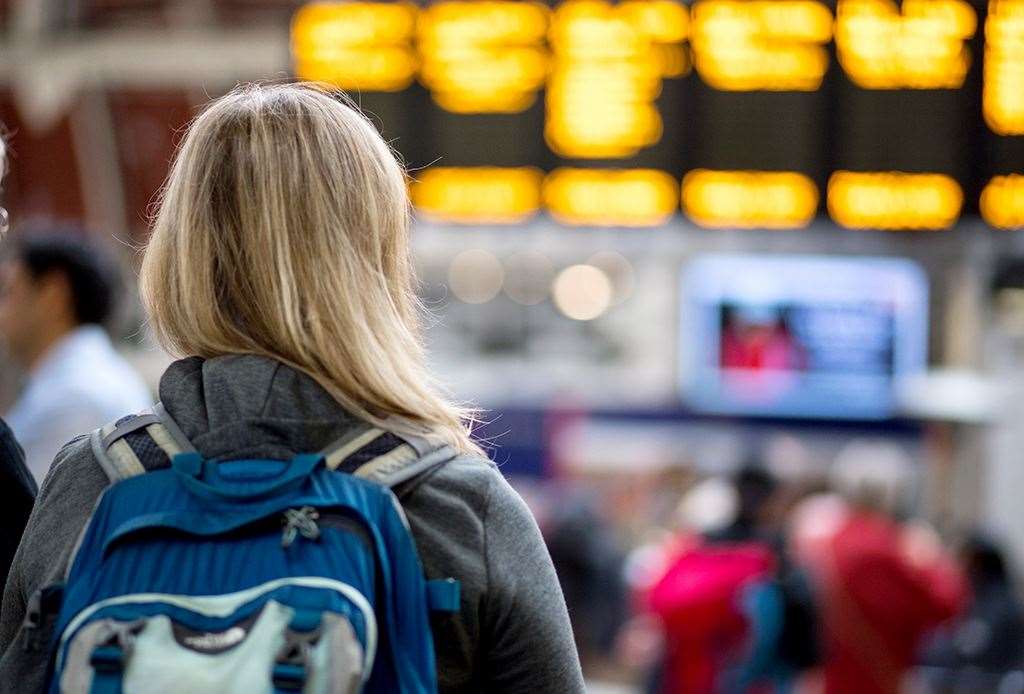 GWR has advised passengers not to try to travel between Reading and London Paddington this morning