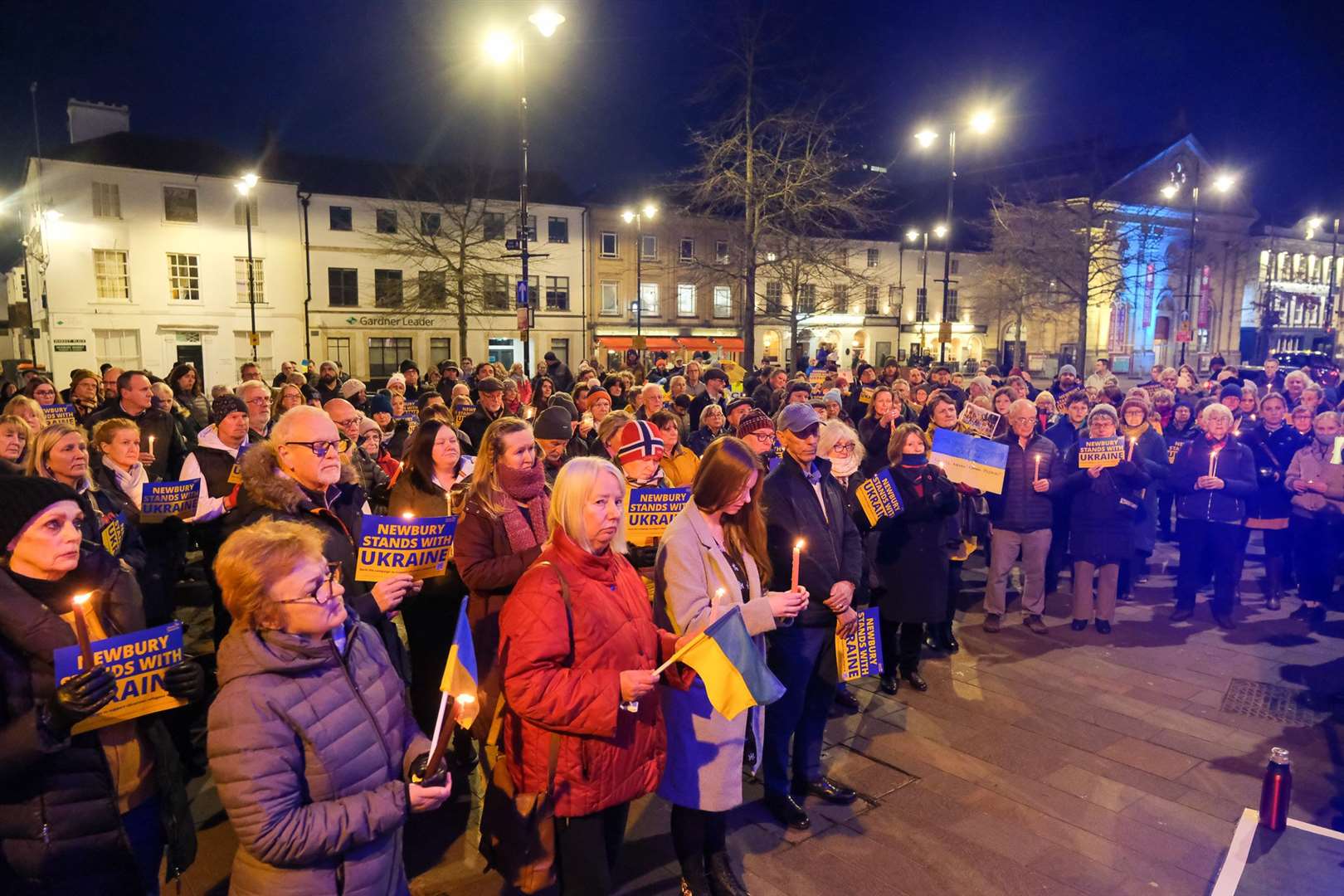 Candle lit vigil for Ukraine in Newbury. (55264761)