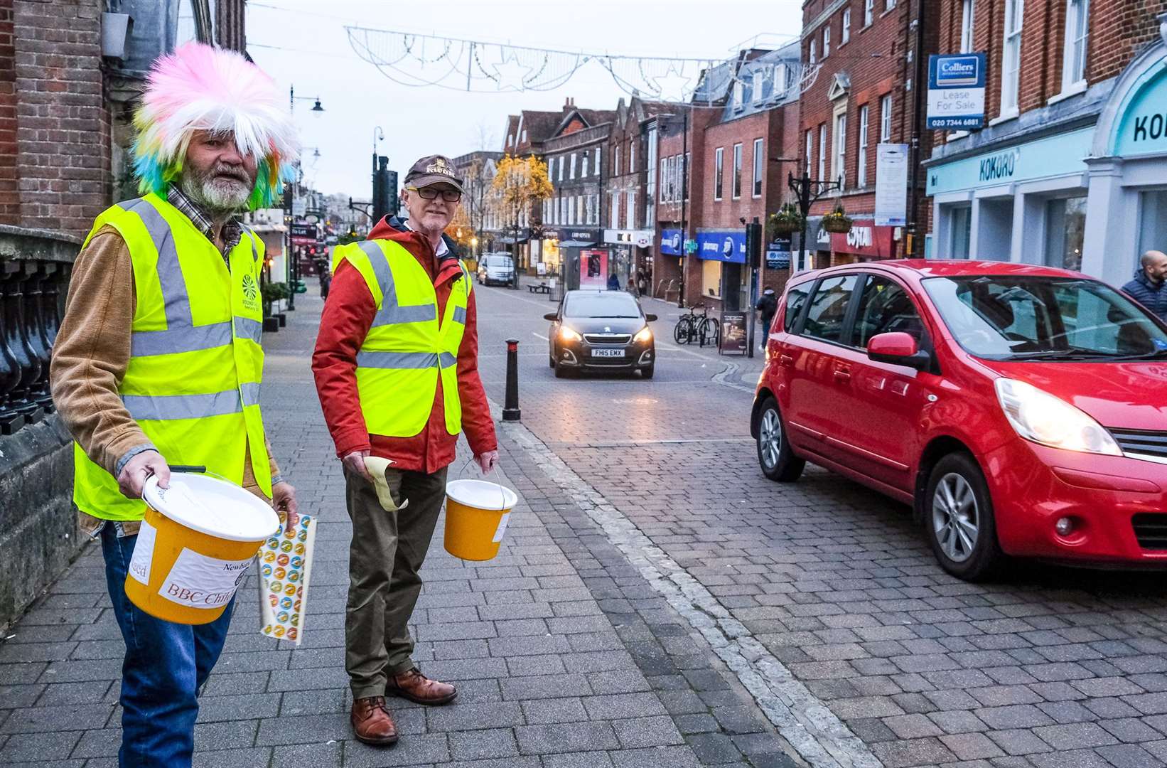 Newbury 41 Club collecting money on Northbrook Street for Children in Need. Ref: 47-0121.