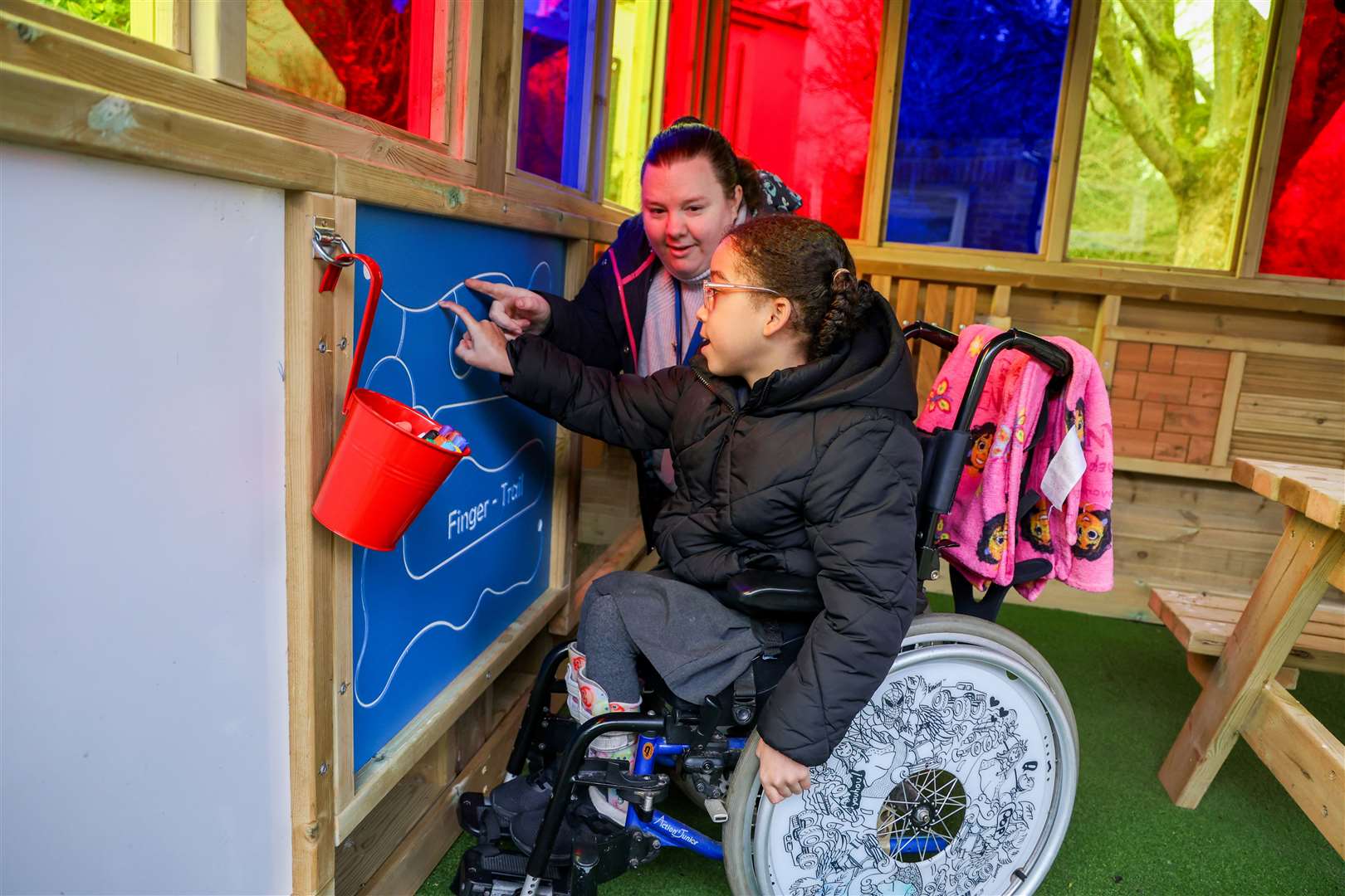 Speenhamland School - Keevill oudoor space opened by pupils and Andy Stevenson