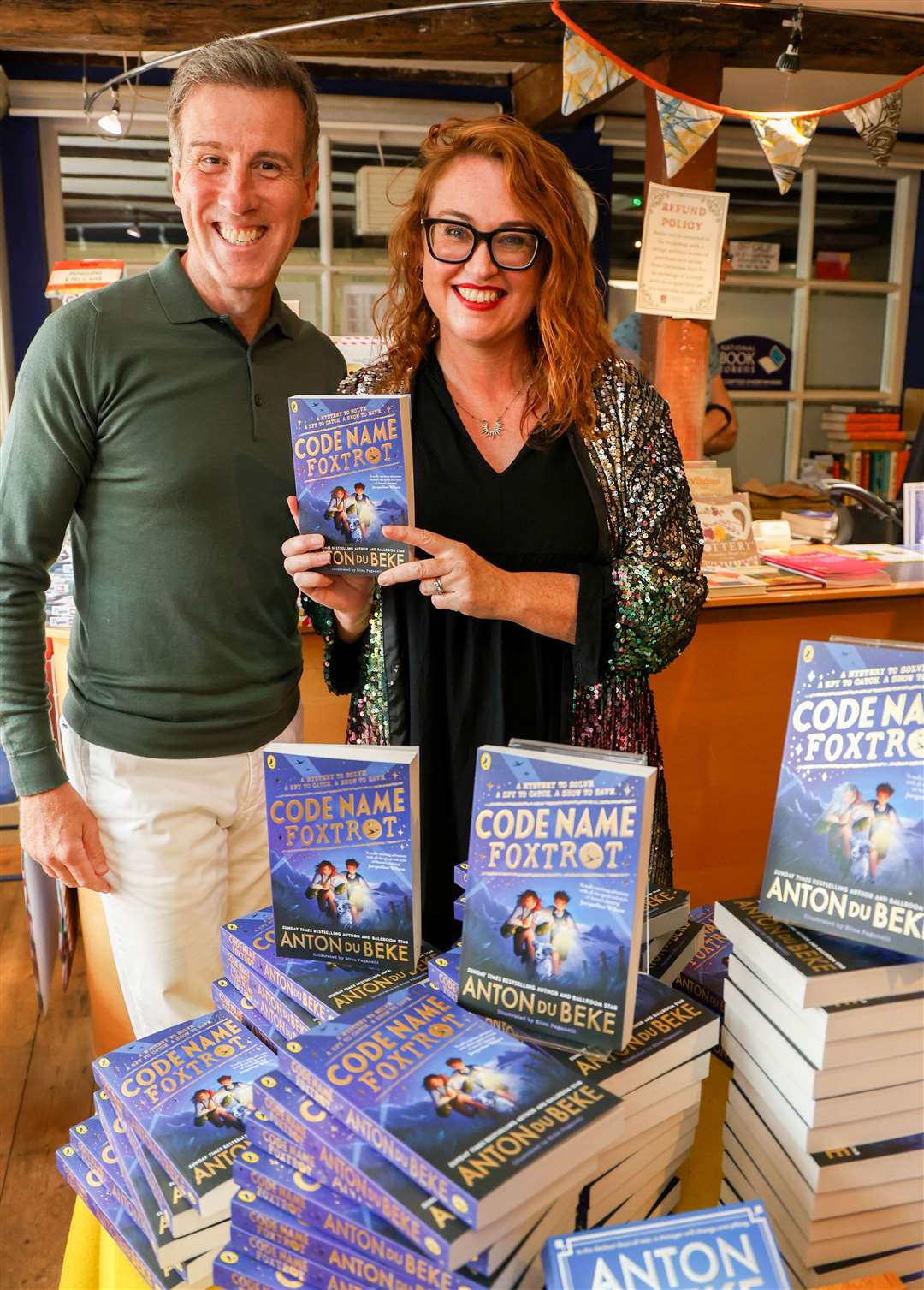 Anton Du Beke with owner Emma Milne White at Hungerford Bookshop Ref: 33-1924F