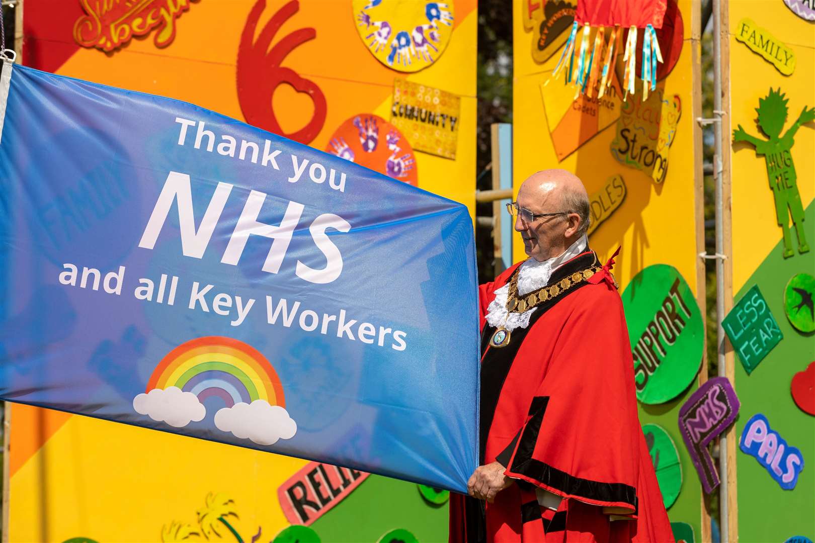 Thatcham mayor John Boyd flies a flag for the NHS (49117996)