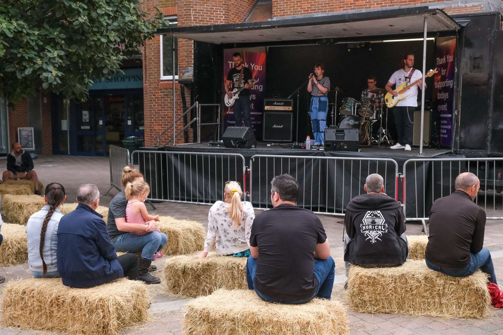 Attendees were entertained with live music.