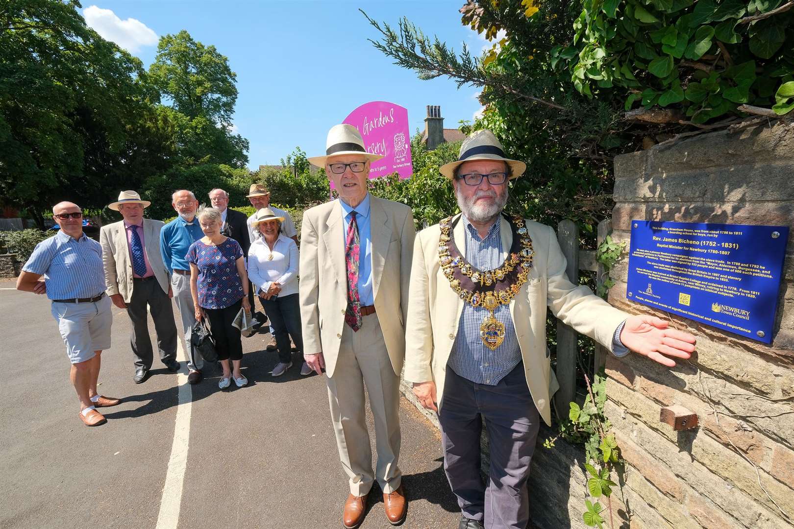 Heritage champion Anthony Pick and Newbury mayor Gary Norman at the unveiling of the blue plaque for Rev James Bicheno