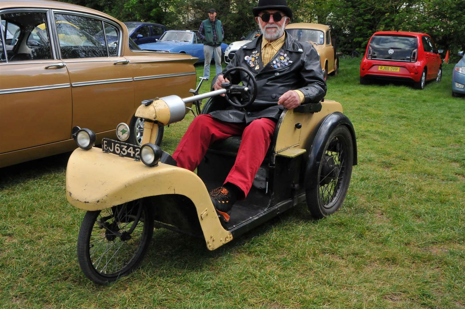 Ray Prior in his 1939 Murphy autoelectric carriage, picture Geoff Fletcher