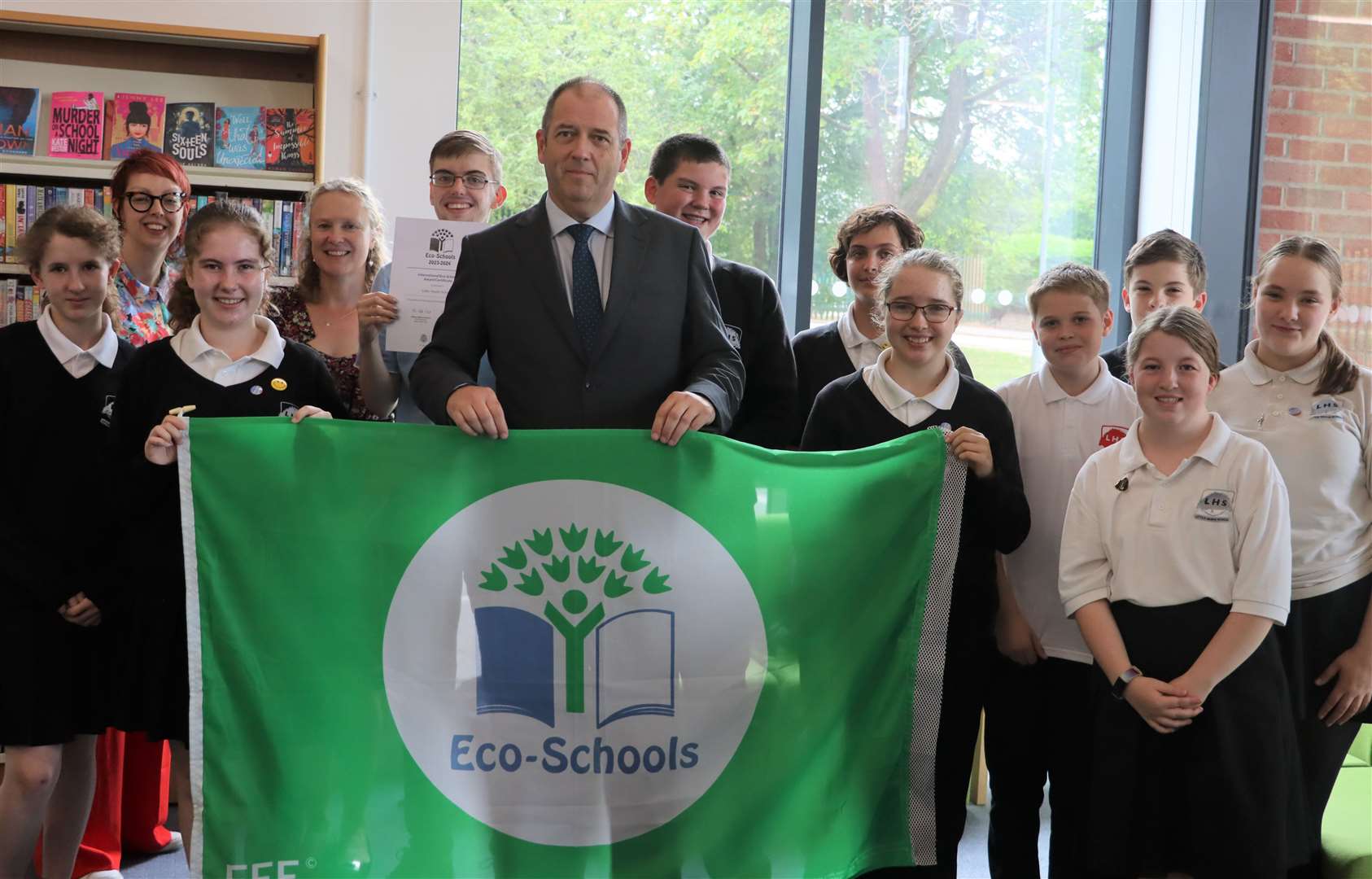 Little Heath holding its new Green Flag