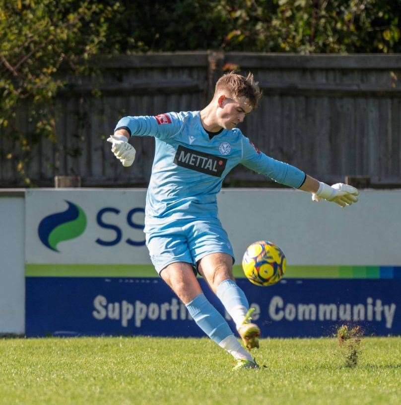 Thatcham Town goalkeeper Callum Smart - Image: Paul Roberts